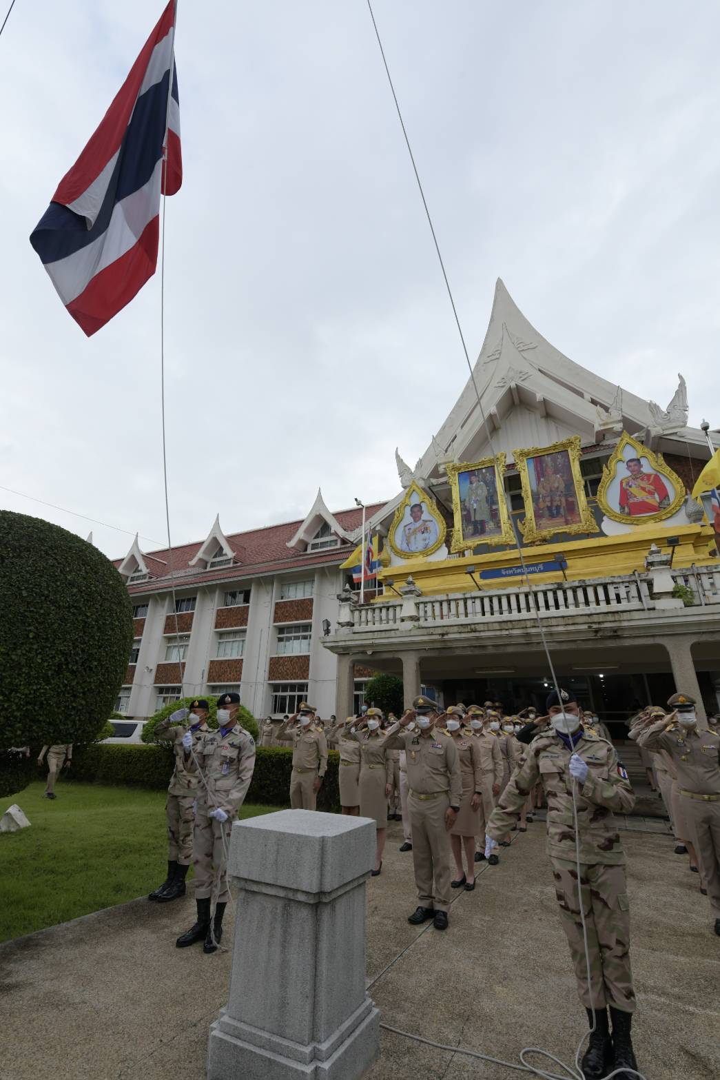 จังหวัดนนทบุรีได้จัดกิจกรรมเนื่องใน วันครบรอบ 106 ปี วันพระราชทานธงชาติไทย
