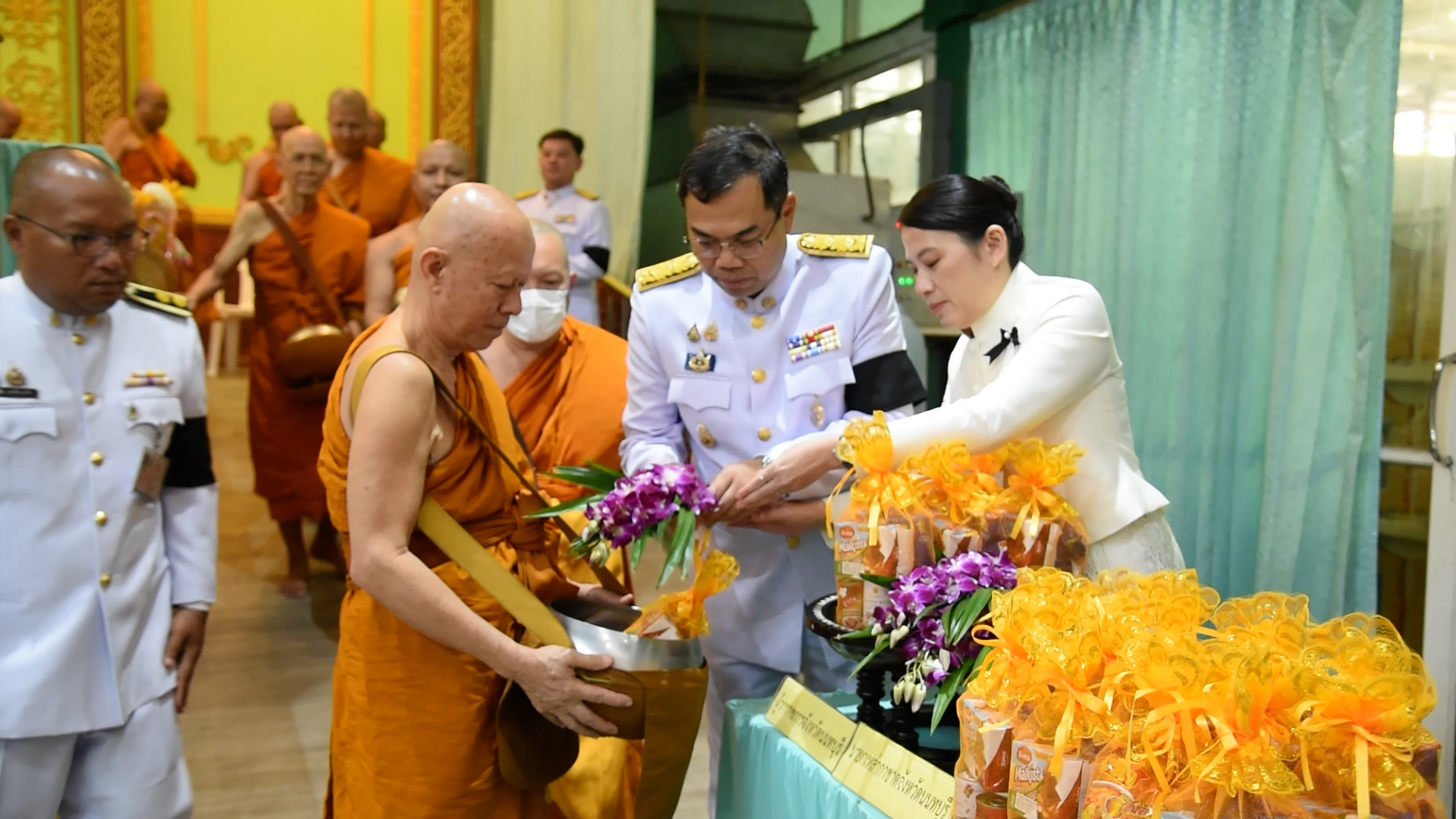 จังหวัดนนทบุรีจัดพิธีทำบุญตักบาตรและถวายพระพรชัยมงคล เฉลิมพระเกียรติสมเด็จพระกนิษฐาธิราชเจ้า กรมสมเด็จพระเทพรัตนราชสุดาฯ สยามบรมราชกุมารี เนื่องในโอกาสวันคล้ายวันพระราชสมภพ 2 เมษายน 2569