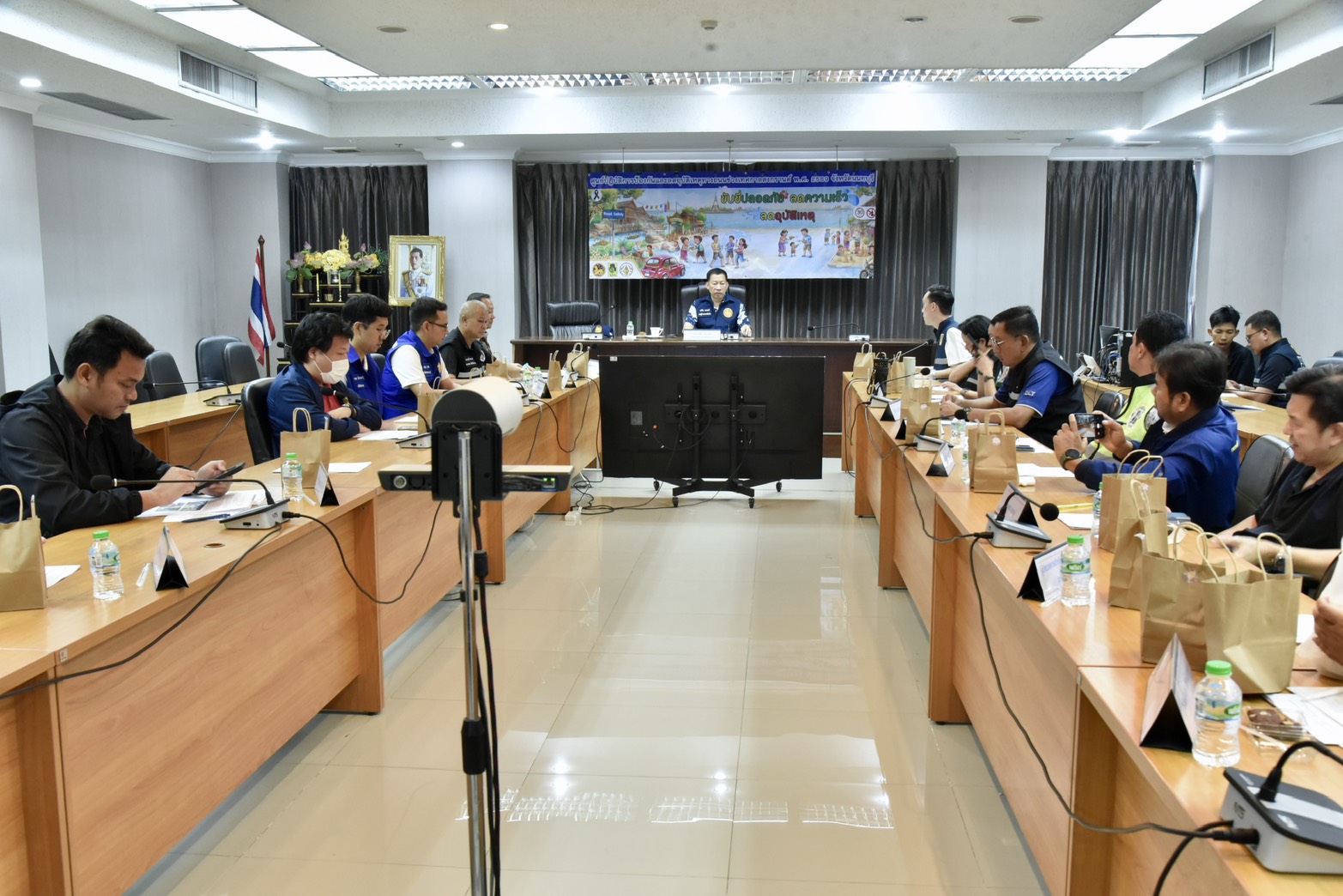 จังหวัดนนทบุรีประชุมคณะกรรมการศูนย์ปฏิบัติการป้องกันและลดอุบัติเหตุทางถนนช่วงเทศกาลสงกรานต์ พ.ศ. 2569 จังหวัดนนทบุรี