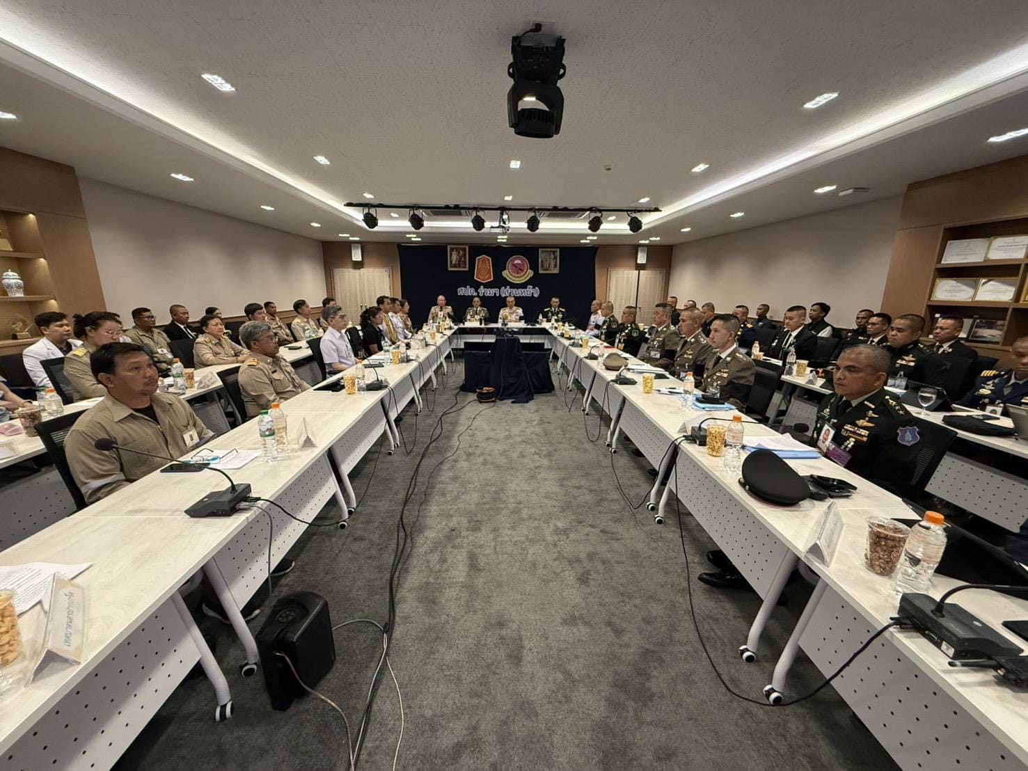 จังหวัดนนทบุรีประชุมเตรียมความพร้อมรับเสด็จฯ พระบาทสมเด็จพระเจ้าอยู่หัว และสมเด็จพระนางเจ้าฯ พระบรมราชินี ในพิธีพระราชทานปริญญากิตติมศักดิ์และปริญญาบัตรแก่ผู้สำเร็จการศึกษาจากมหาวิทยาลัยสุโขทัยธรรมาธิราช ประจำปีการศึกษา 2566
