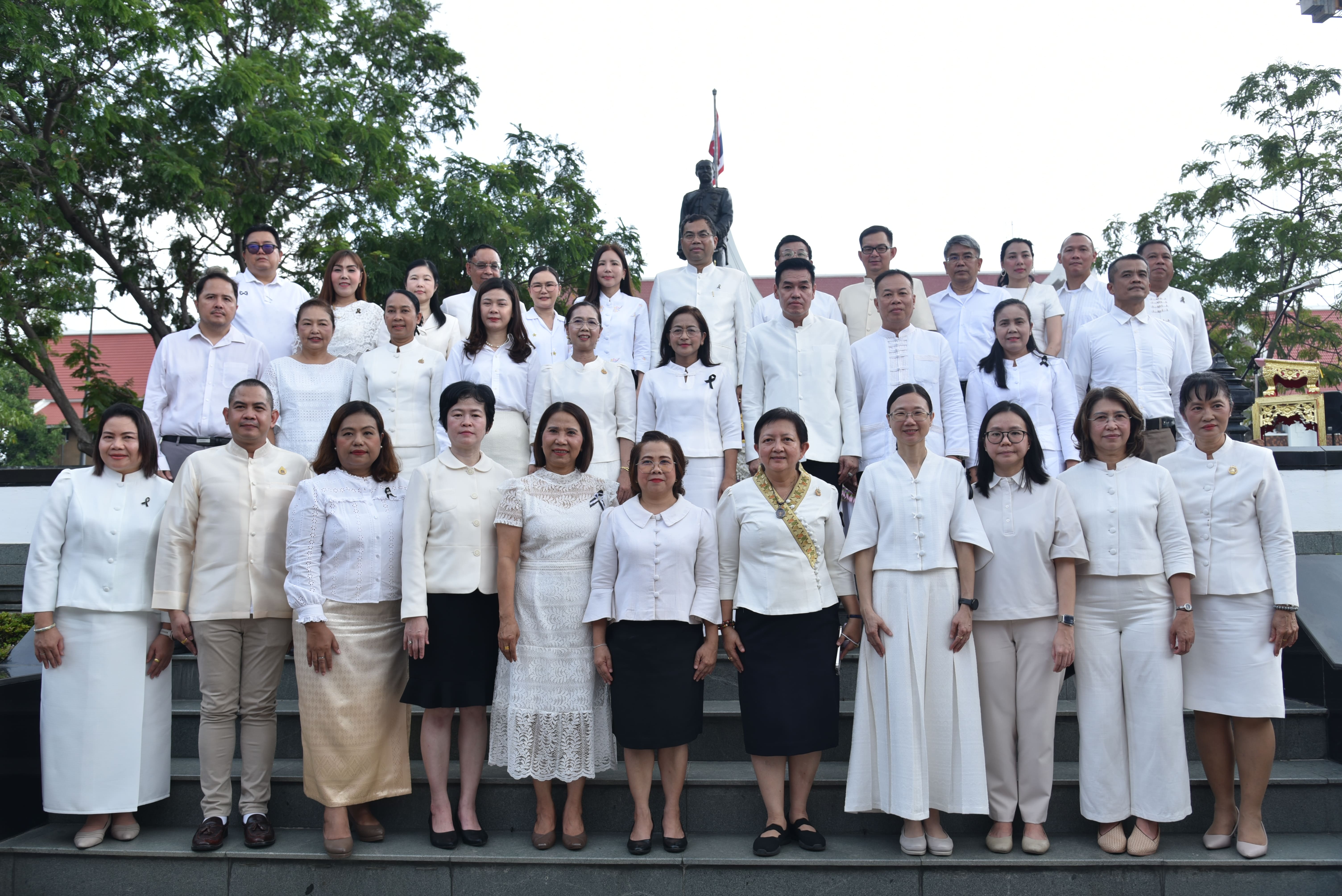 จังหวัดนนทบุรีจัดพิธีบวงสรวงพระบรมราชานุสาวรีย์พระบาทสมเด็จพระจุลจอมเกล้า ภายหลังบูรณะแล้วเสร็จ เพื่อเป็นสิริมงคล